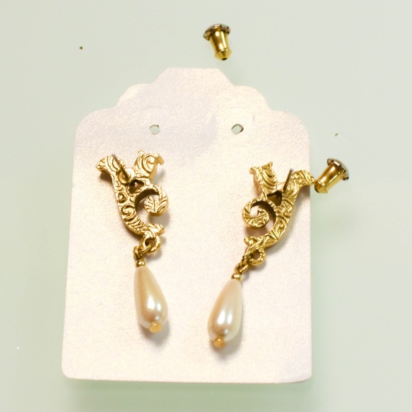 Delicate Gold Earrings with Pearl Drop - Picture 3 of 5